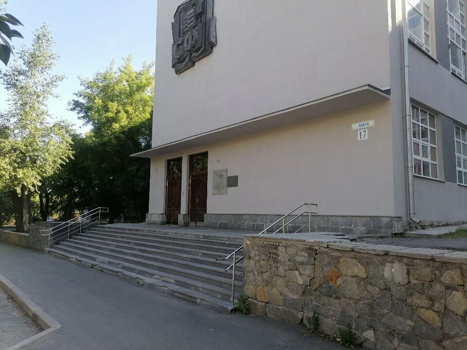 bg-img